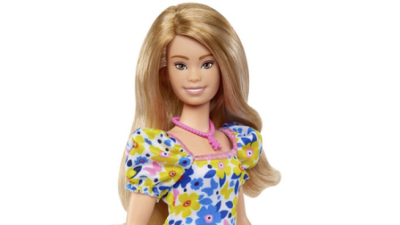 Компанията за играчки Мател представи първата си кукла Барби която представлява