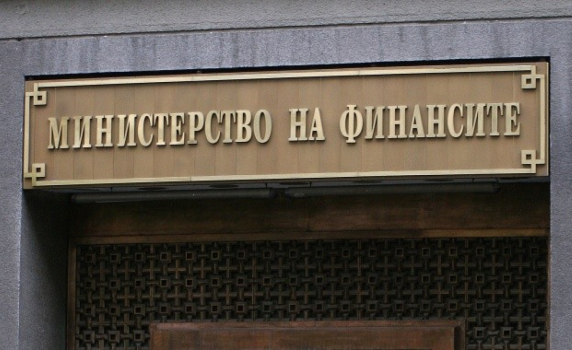 Бюджетният дефицит продължава да расте устойчиво
