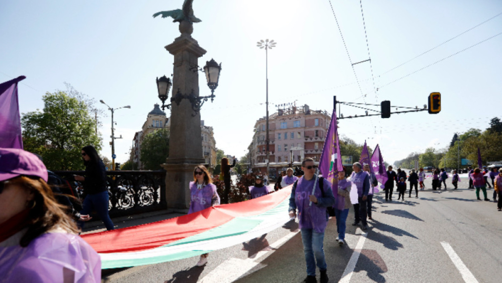 Представители на КНСБ блокираха за кратко Орлов мост