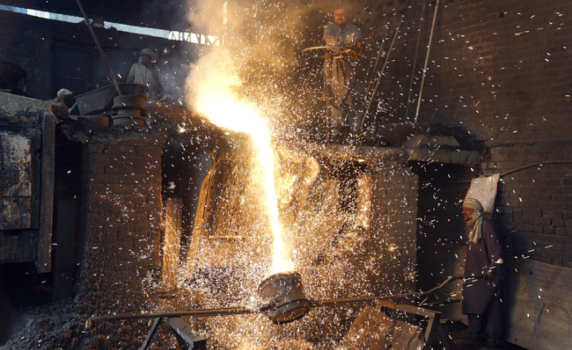 "Сауди Арамко" сключи сделка с китайската "Баостийл" за производство на стомана в Саудитска Арабия