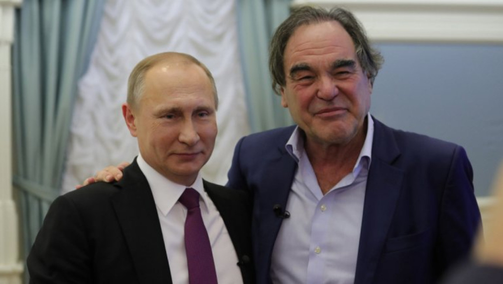 Оливър Стоун пред "Гардиън":  Путин е велик лидер