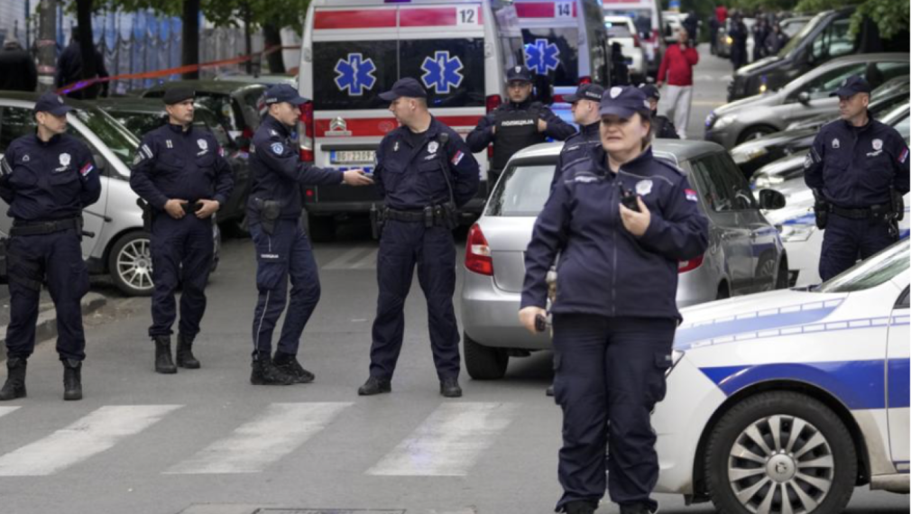 Седмокласник откри огън в училище в Белград, най-малко девет са жертвите