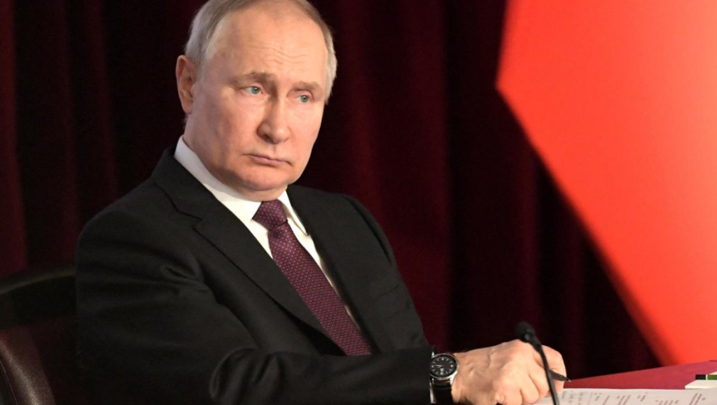 Украинска атака с дронове срещу Кремъл, Путин е невредим (видео)