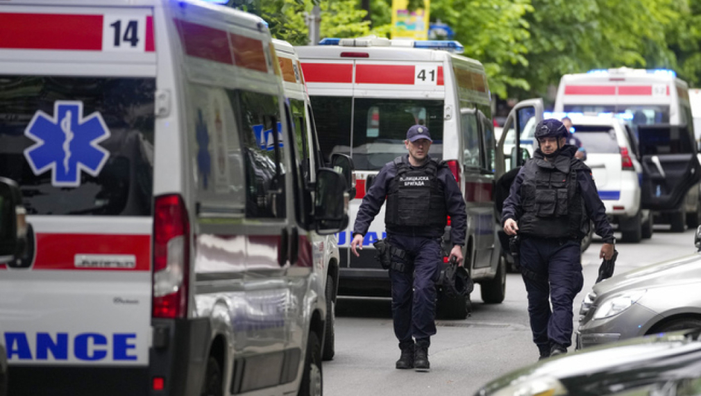 Осем убити и най-малко 13 ранени при масова стрелба в Сърбия