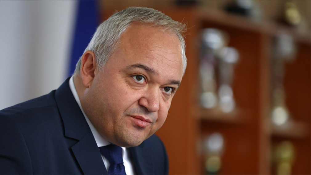 Демерджиев: Гешев не е пътувал със семейството си. По колата му няма щети, освен една сачма във фара