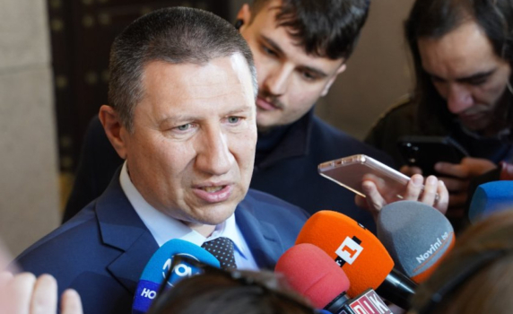 ПП-ДБ искат оставката на Борислав Сарафов: Излъга за децата на Гешев