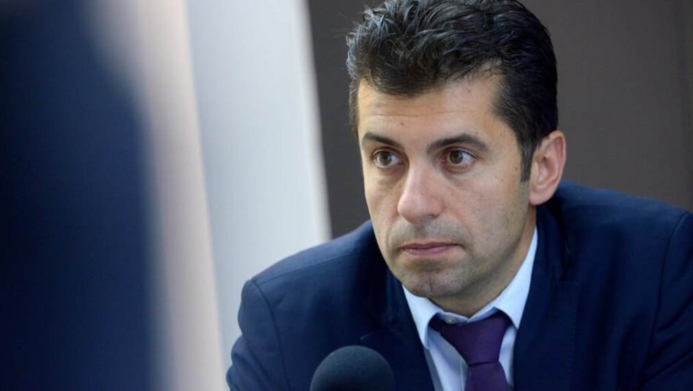 Кирил Петков смята взрива до кортежа на Гешев за инсценировка