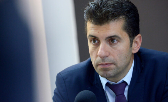 Кирил Петков смята взрива до кортежа на Гешев за инсценировка