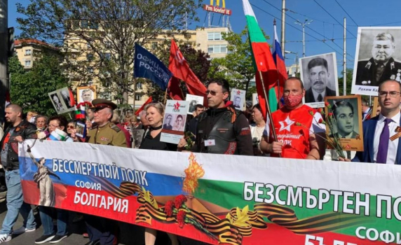 ДБ настоя Фандъкова да забрани шествието на Безсмъртния полк