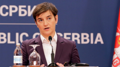 Сръбският премиер Ана Бърнабич обвини опозицията че политизира двете масови