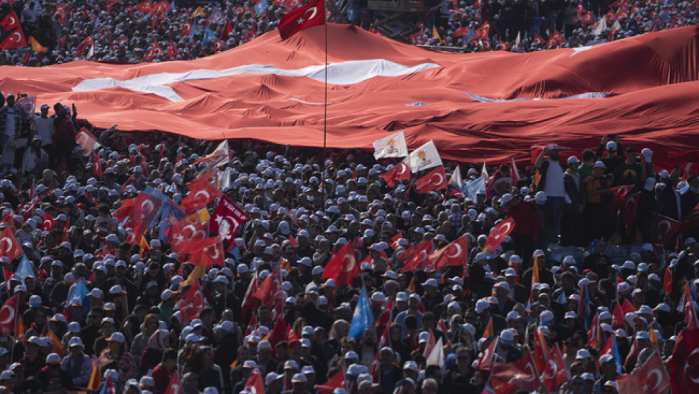 Ердоган демонстрира силата си на митинг в Истанбул с рекорден брой участници - 1,7 млн. души