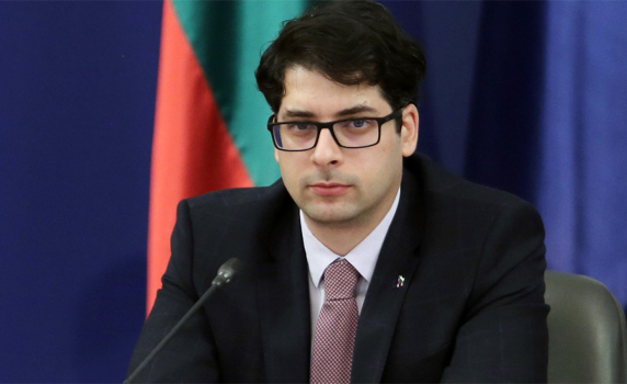 Пеканов: Надявам се да имаме първата жена премиер на България