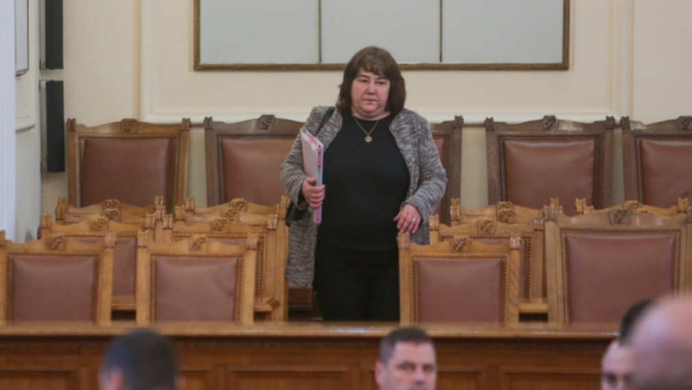 Росица Велкова: Фискалният резерв на страната намалява