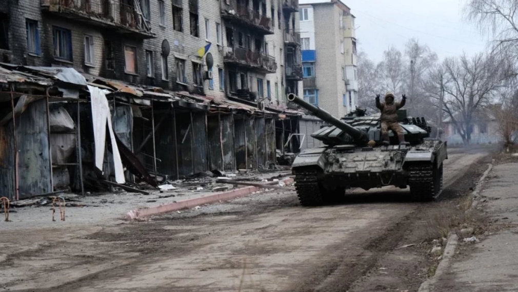 Украйна твърди, че е постигнала пробив край Бахмут, Москва отрича