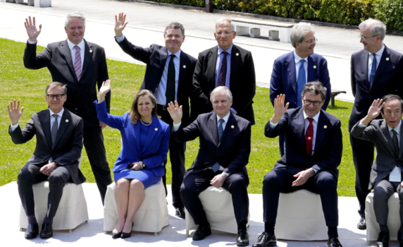 Финансовите лидери на Г-7 предупредиха за нарастване на икономическата несигурност