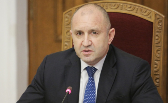 Радев връчва първия мандат за съставяне на правителство на ГЕРБ-СДС