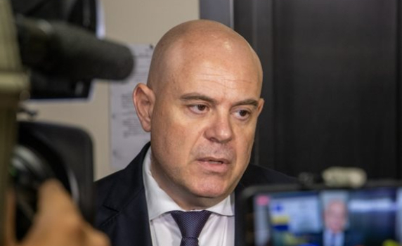 На живо - изявление на Иван Гешев