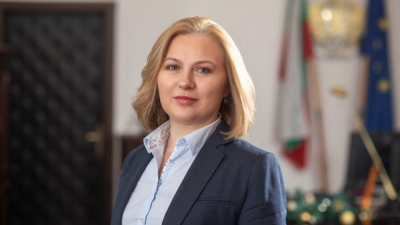 Надежда Йорданова в страницата на Демократична България във Фейсбук Невъзможното
