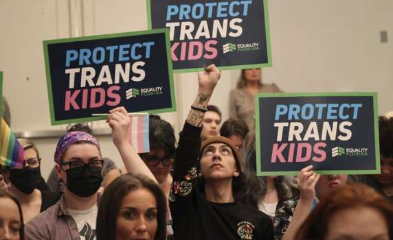 Флорида забрани медицинските интервенции за смяна на пола на транссексуални младежи