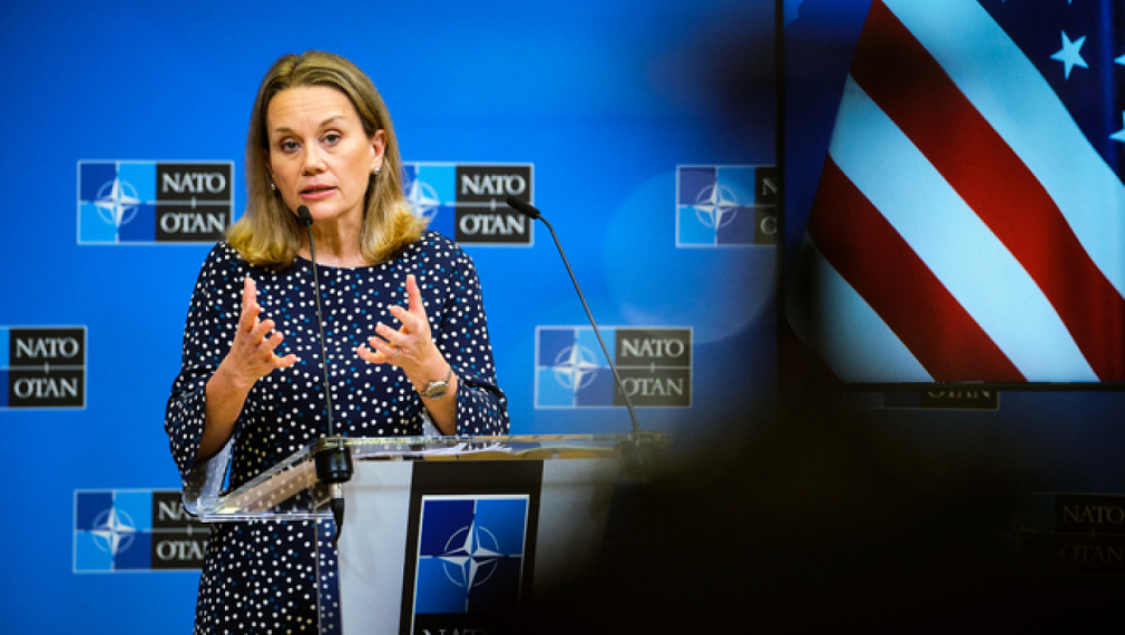 Посланикът на САЩ в НАТО: Обсъжда се батальоните, разположени в съюзнически страни, сред които и България, да бъдат разширени до бригади и да се използват при криза