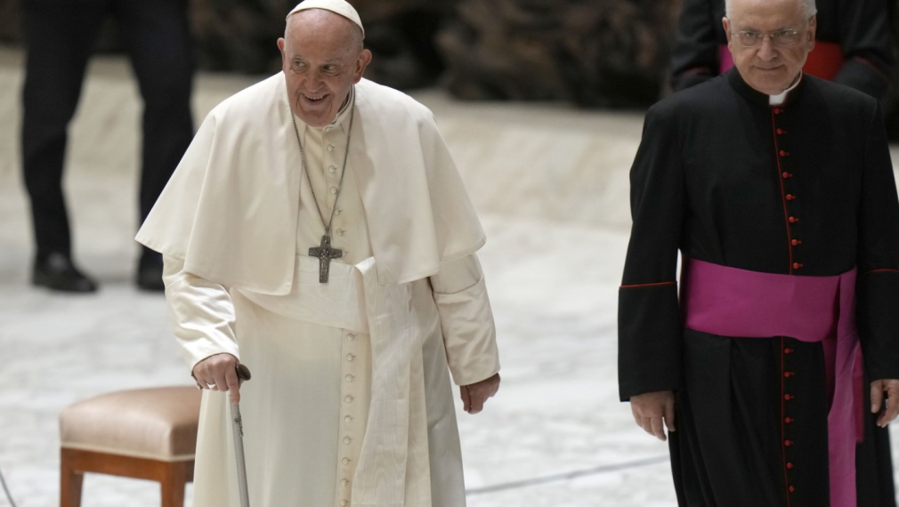 Папата е натоварил кардинал Матео Дзупи, председателя на Италианската епископска