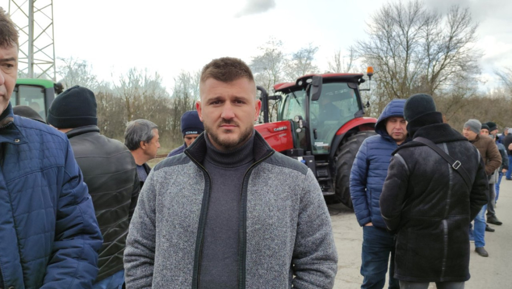 Земеделци даряват на футболни клубове скромните помощи от Брюксел заради украинския внос