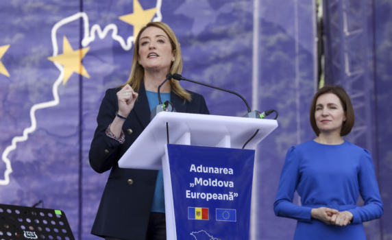 Председателката на Европарламента осъди вандалската проява срещу Дома на Европа в София