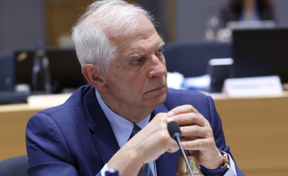 Борел обеща да реши проблема с блокираната от Унгария оръжейна помощ за Киев