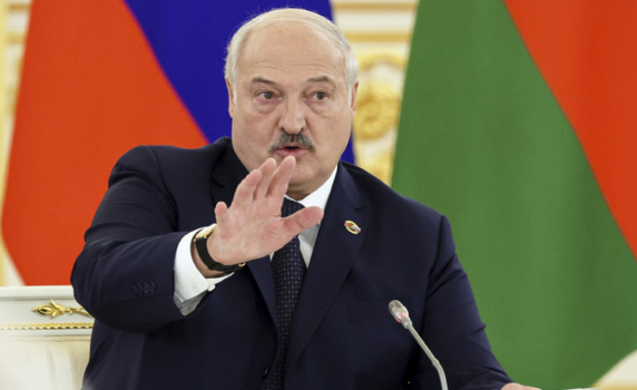 Лукашенко опроверга слуховете, че е тежко болен