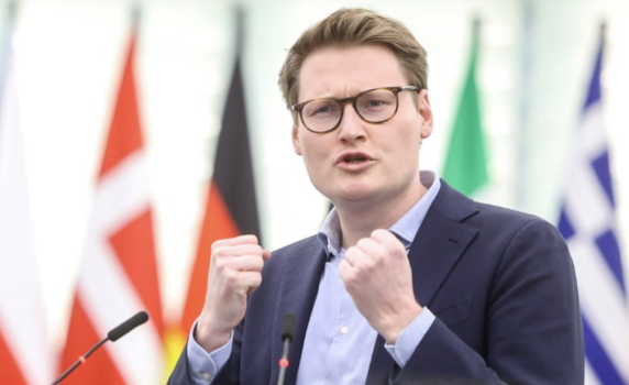 Немски евродепутат след записа от „Промяната“ за Фон Дер Лайен: Нямаме нужда от криза с еврото!