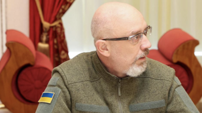Украинският министър на отбраната Олексий Резников заяви че Киев не