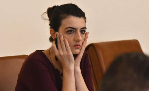 Разследват Лена Бориславова за секретен документ по "Турски поток"