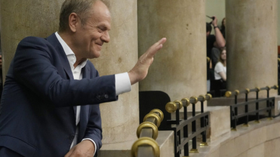 Полският опозиционен лидер Доналд Туск в парламента по време на