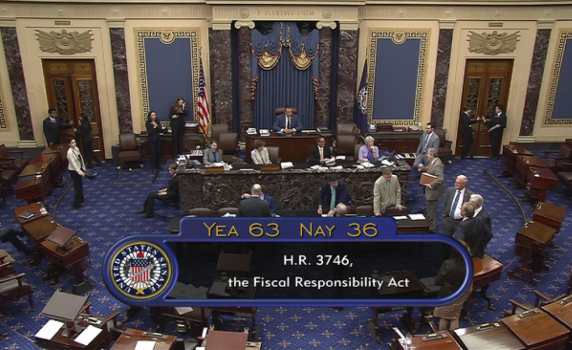 Сенатът на САЩ одобри повишаването на тавана на дълга