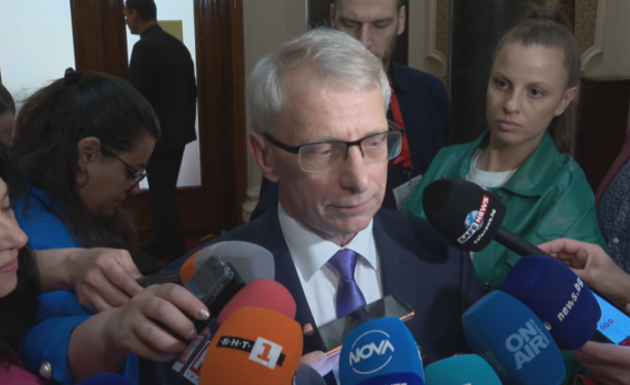 Денков: С ГЕРБ си нямаме доверие, но виждам, че на Мария Габриел мога да имам доверие