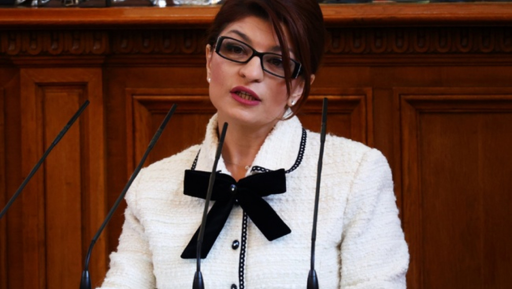 Десислава Атанасова: Въпреки компромисите, ГЕРБ-СДС ще подкрепи кабинета "Денков-Габриел"