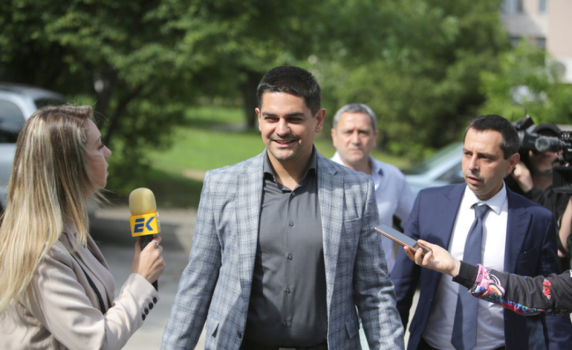 Радостин Василев е с повдигнато обвинение за опит на принуда на депутат