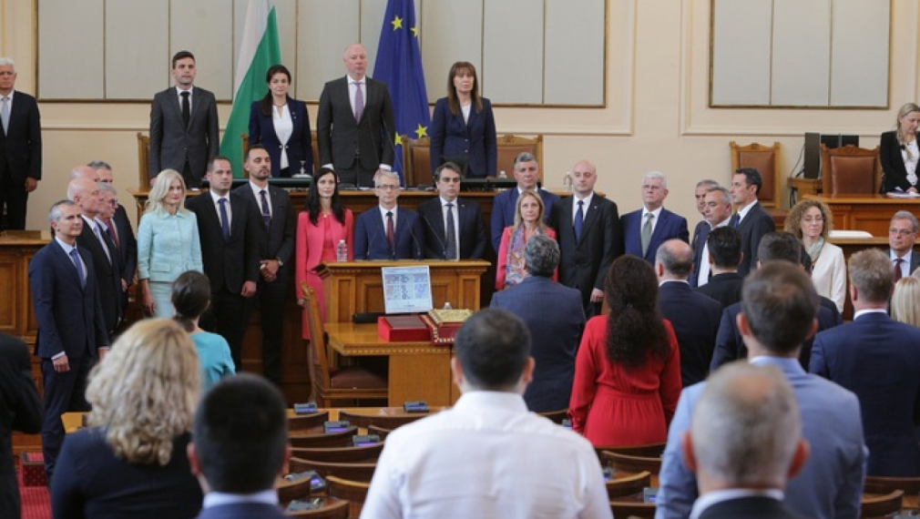 Парламентът избра Николай Денков (Продължаваме Промяната – Демократична България“) за министър-председател на