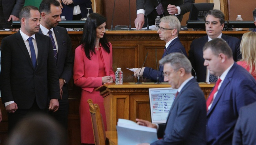 Снимка: БТАДенков бе избран за премиер с гласовете на 132-ма