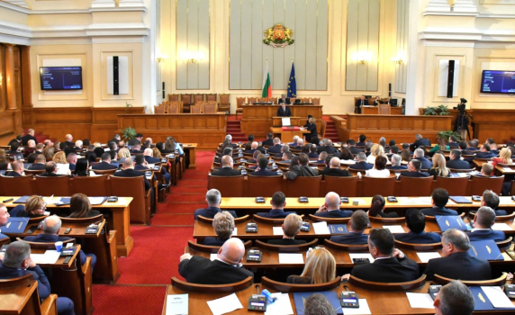 На живо от парламента - 8 юни, 2023 г.