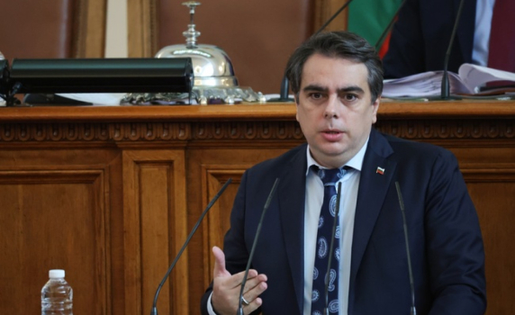Парламентът прие на първо четене удължаване на бюджета. Асен Василев: Няма нужда да се пипа Сребърния фонд