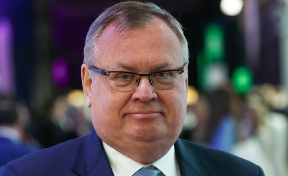 Руският банкер Андрей Костин: Краят на господството на долара е близо