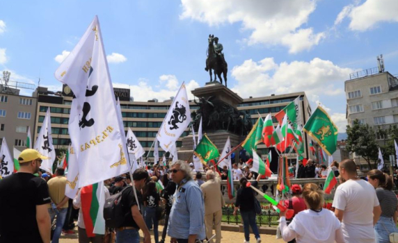 „Възраждане” и „Левицата” на протест срещу правителството