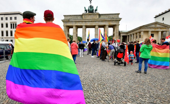 В Германия облекчават процедурите за промяна на половата принадлежност