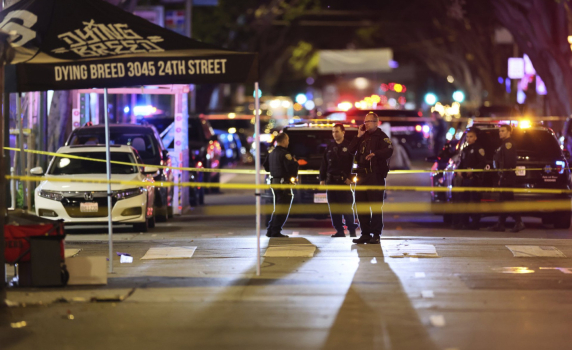 Масова стрелба на вечерно парти в Сан Франциско, деветима са ранени