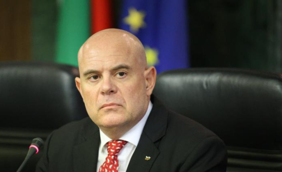 ВСС продължава процедурата по предсрочното отстраняване на Гешев