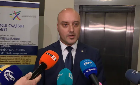 Атанас Славов: Президентът Радев няма основание да бави освобождаването на Гешев