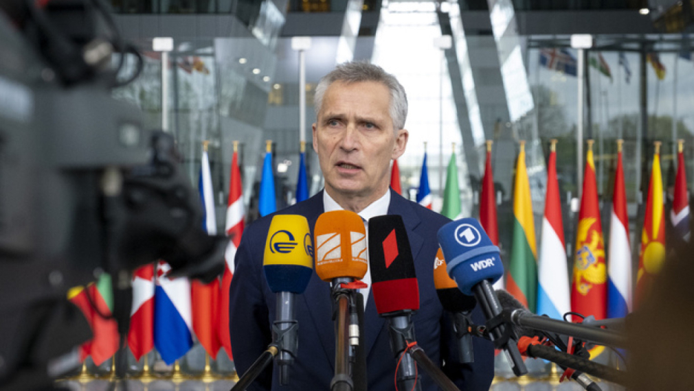 НАТО: Рано е да се каже кога ще бъдат предоставени западни изтребители на Украйна
