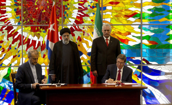 Президентите на Куба и Иран си обещаха да се противопоставят на „империализма на янките“