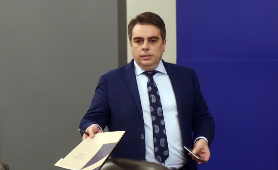 Асен Василев: Предлагаме бюджет с 3% дефицит без вдигане на данъци и с ръст на пенсии и заплати